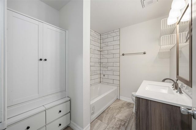 908 23rd Avenue N, Texas City, TX 77590