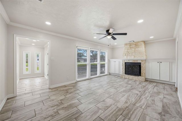 908 23rd Avenue N, Texas City, TX 77590