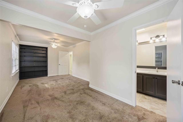 908 23rd Avenue N, Texas City, TX 77590