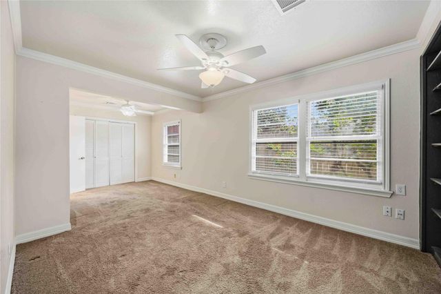 908 23rd Avenue N, Texas City, TX 77590