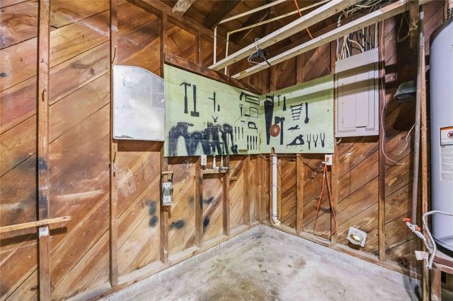 908 23rd Avenue N, Texas City, TX 77590