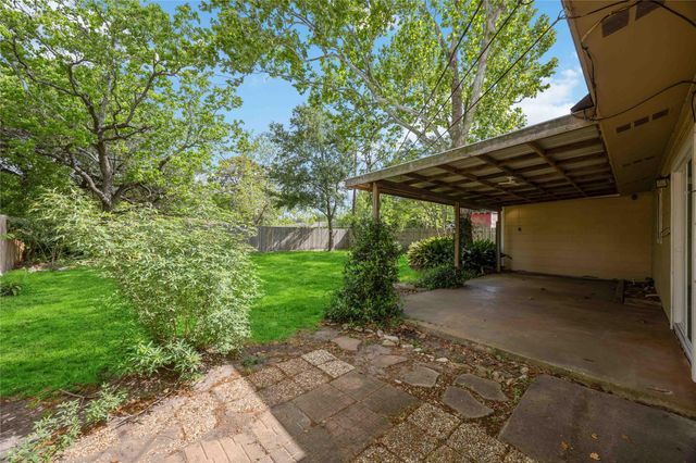 908 23rd Avenue N, Texas City, TX 77590