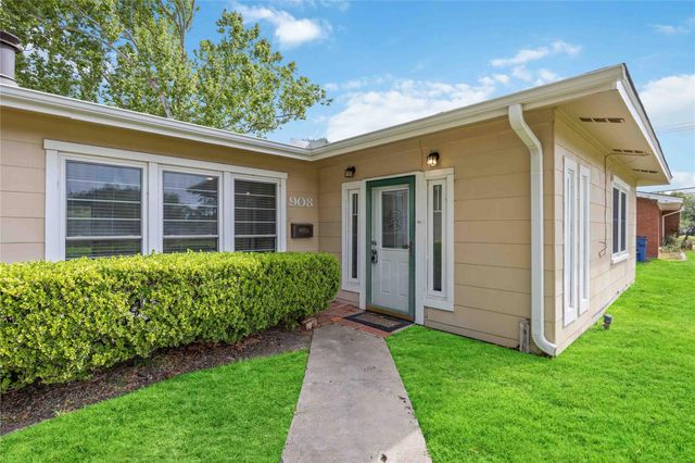 908 23rd Avenue N, Texas City, TX 77590