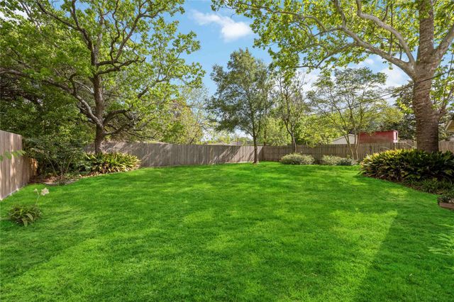 908 23rd Avenue N, Texas City, TX 77590