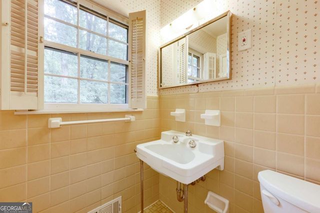 750 Glenwood Drive, Athens, GA 30606