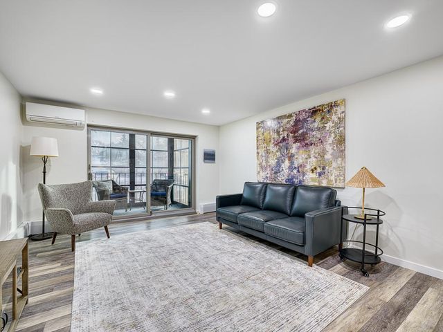 334 Cherokee Avenue 103, Saint Paul, MN 55107