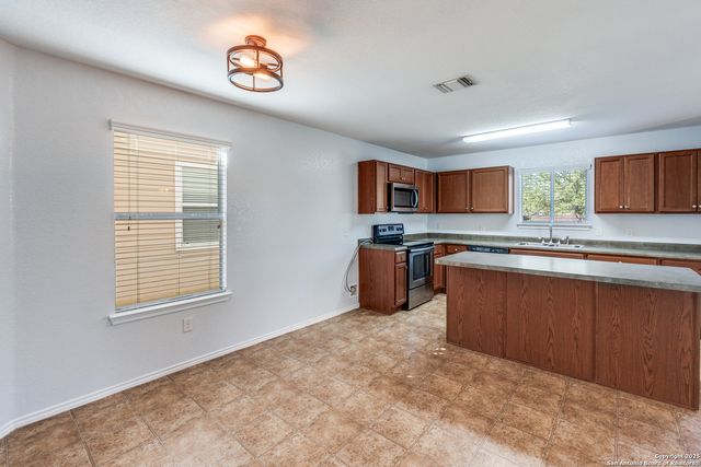 455 Walnut, Schertz, TX 78154