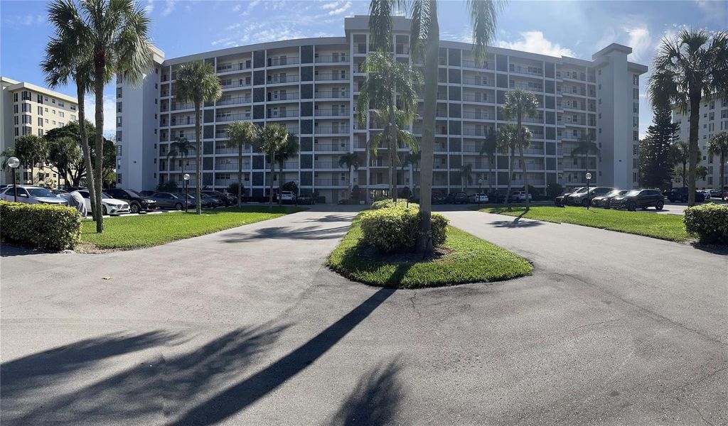 3100 N Palm Aire Drive 304, Pompano Beach, FL 33069