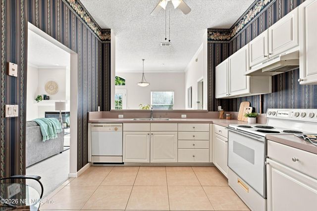 1668 LINKSIDE Court N, Atlantic Beach, FL 32233