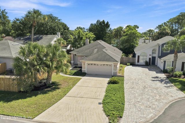 1668 LINKSIDE Court N, Atlantic Beach, FL 32233