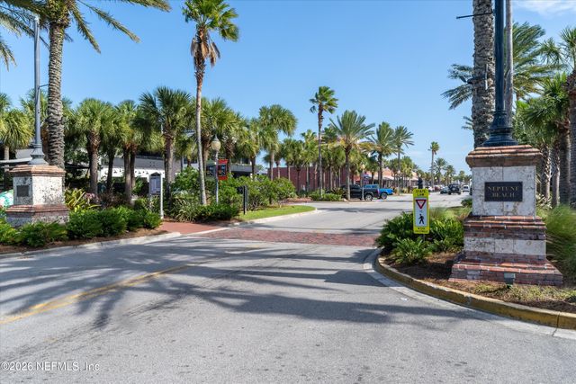 1668 LINKSIDE Court N, Atlantic Beach, FL 32233