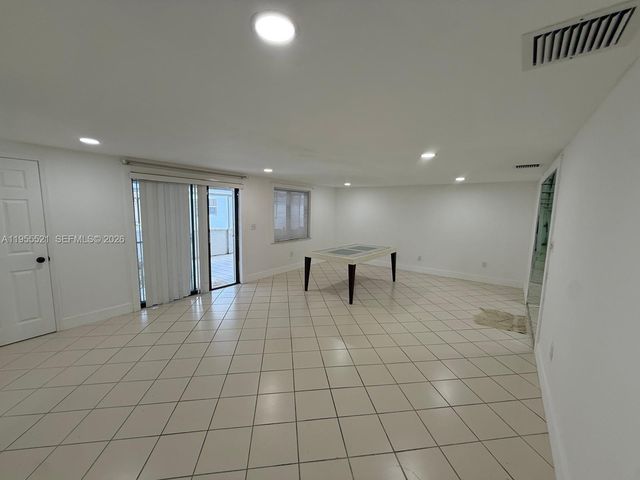 1270 North Dr, Miami, FL 33179