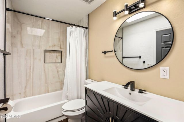 11809 N 40TH Place, Phoenix, AZ 85028