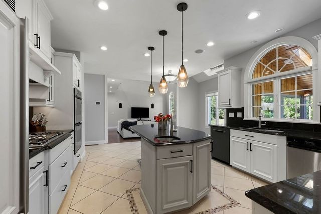 21 Coach Road, North Attleboro, MA 02760
