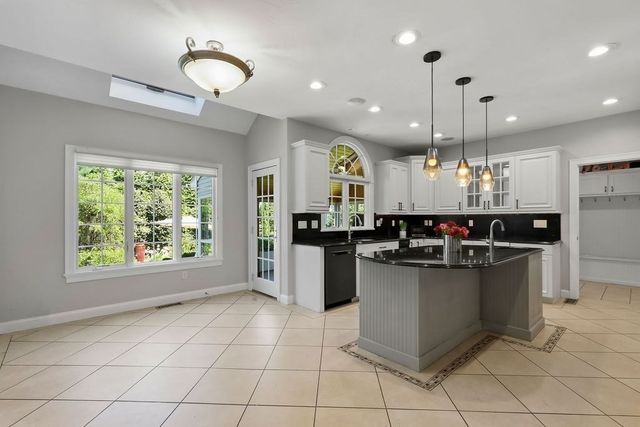 21 Coach Road, North Attleboro, MA 02760