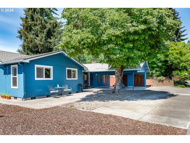 1294 SATRE St, Eugene, OR 97401