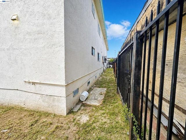 2426 57th Ave, Oakland, CA 94605