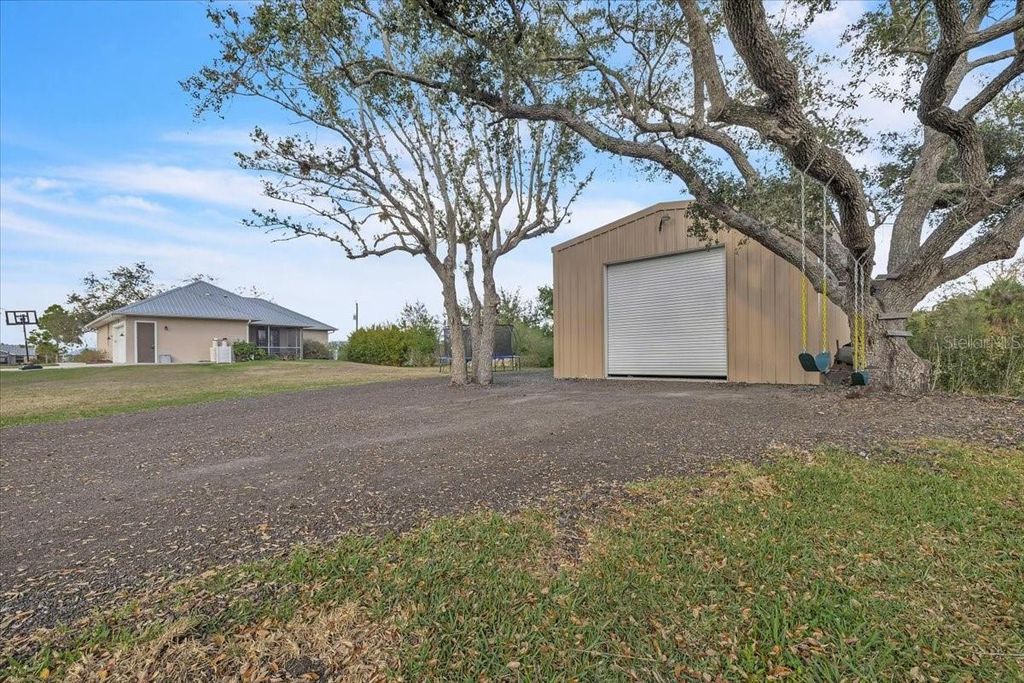 Image 2 of property listing at 8429 SW RIVERVIEW OAKS TERRACE, Arcadia, FL 34269