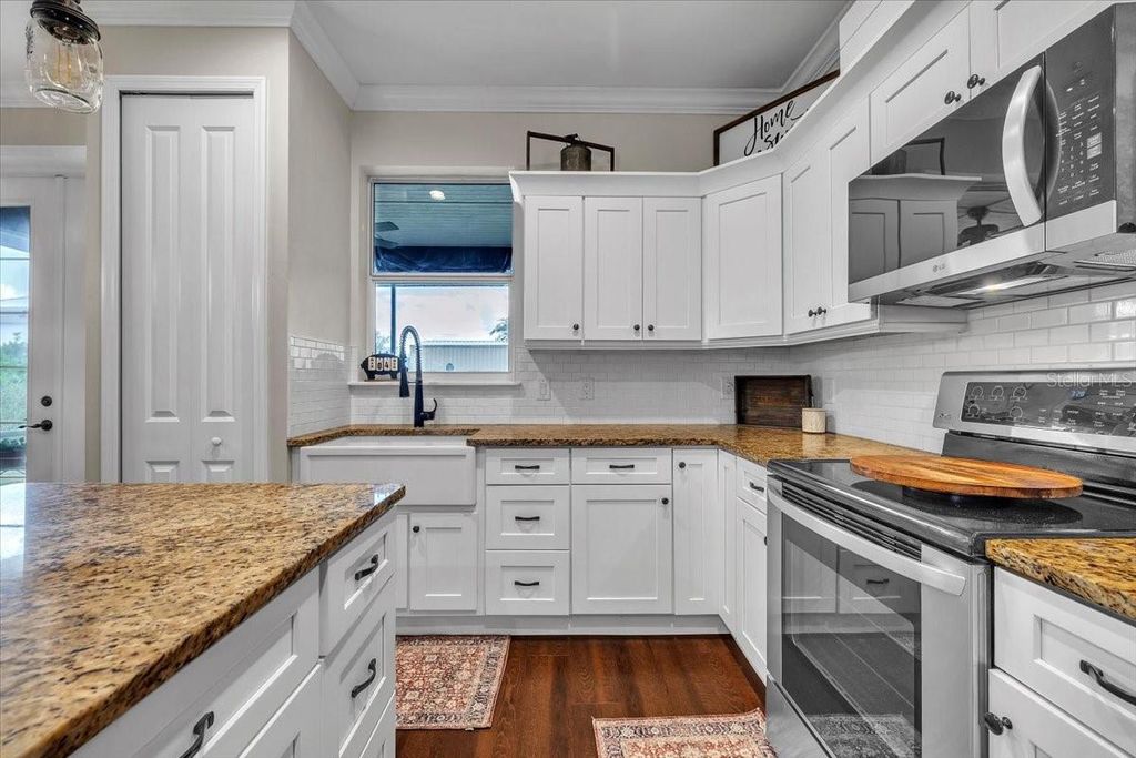 Image 12 of property listing at 8429 SW RIVERVIEW OAKS TERRACE, Arcadia, FL 34269