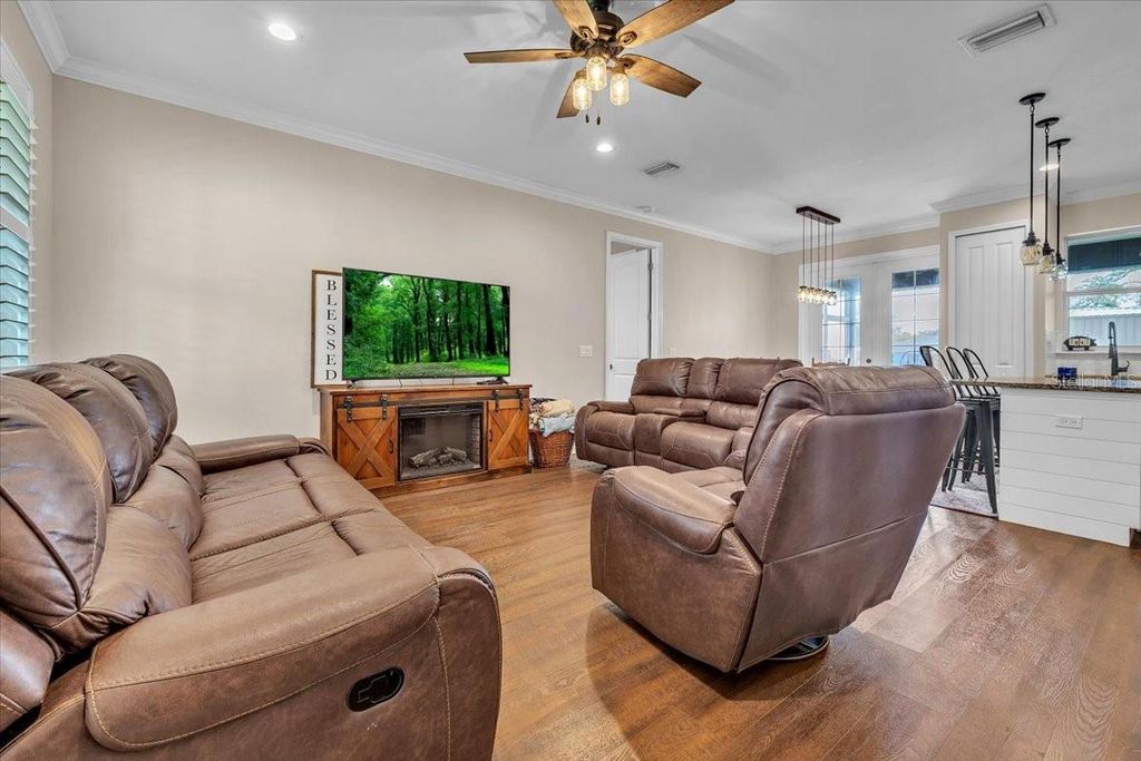 Image 4 of property listing at 8429 SW RIVERVIEW OAKS TERRACE, Arcadia, FL 34269