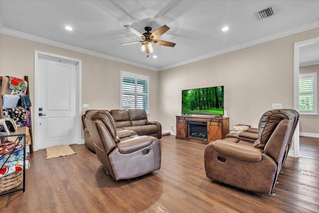 Image 5 of property listing at 8429 SW RIVERVIEW OAKS TERRACE, Arcadia, FL 34269