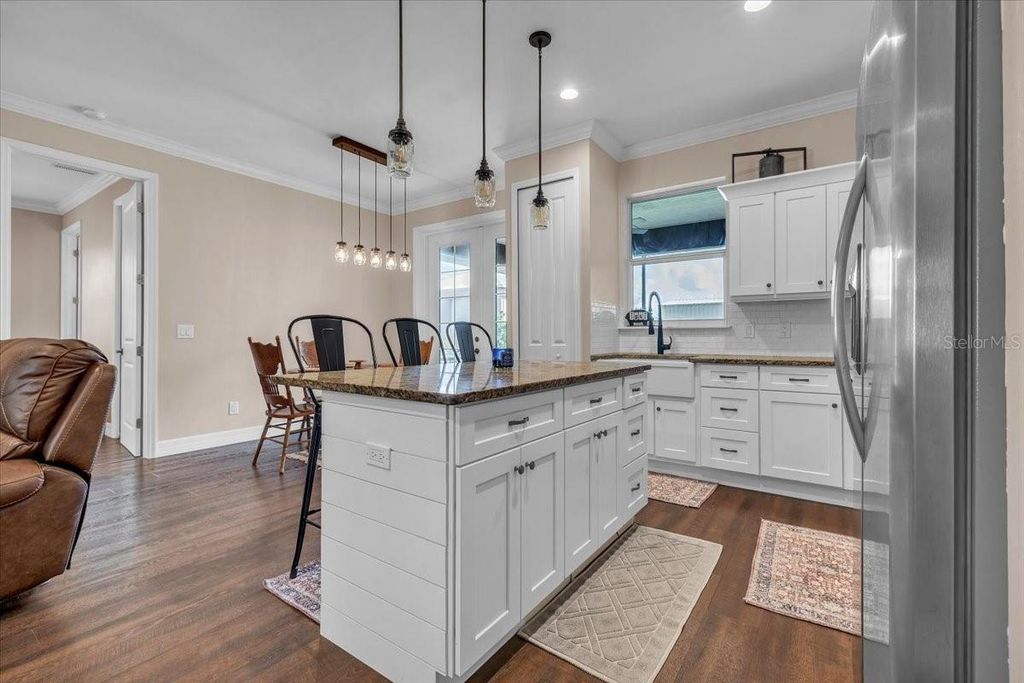 Image 9 of property listing at 8429 SW RIVERVIEW OAKS TERRACE, Arcadia, FL 34269