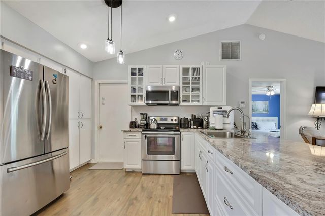 9690 N ALDER AVENUE, Crystal River, FL 34428