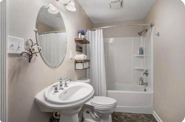 10588 Erie Drive, Crown Point, IN 46307