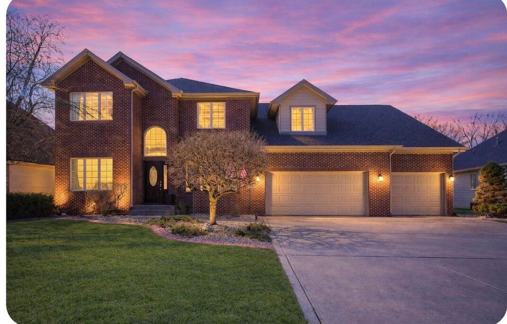 10588 Erie Drive, Crown Point, IN 46307