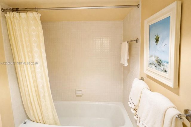 20505 E Country Club Drive 1033, Aventura, FL 33180