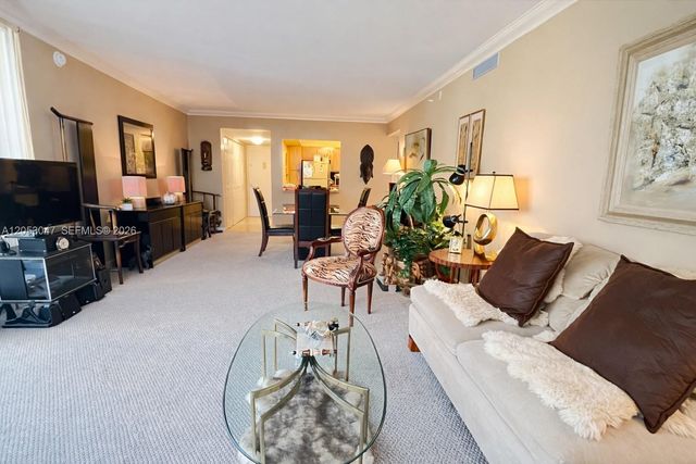 20505 E Country Club Drive 1033, Aventura, FL 33180