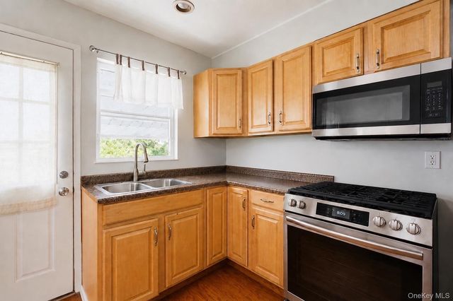 313 2nd Avenue, Brentwood, NY 11717