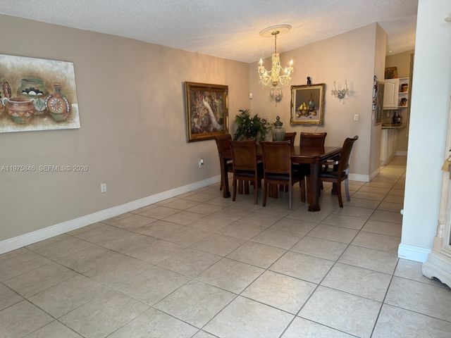 15390 SW 76th Ter 105, Miami, FL 33193