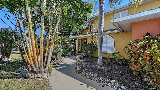 2429 WHIPPOORWILL CIRCLE, Sarasota, FL 34231