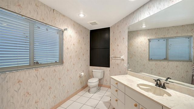 2429 WHIPPOORWILL CIRCLE, Sarasota, FL 34231