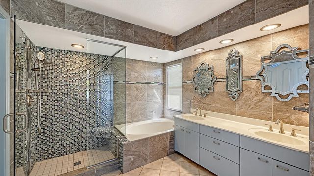 2429 WHIPPOORWILL CIRCLE, Sarasota, FL 34231