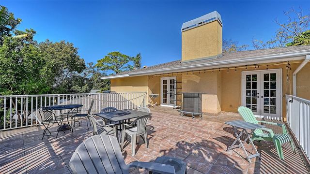 2429 WHIPPOORWILL CIRCLE, Sarasota, FL 34231