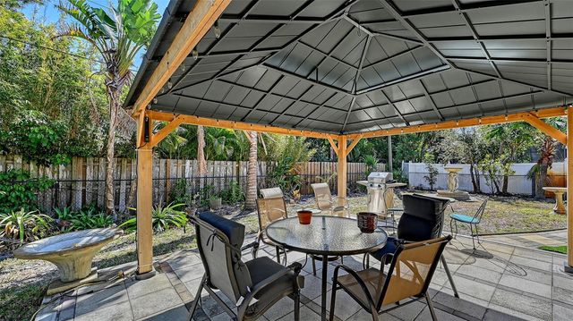 2429 WHIPPOORWILL CIRCLE, Sarasota, FL 34231