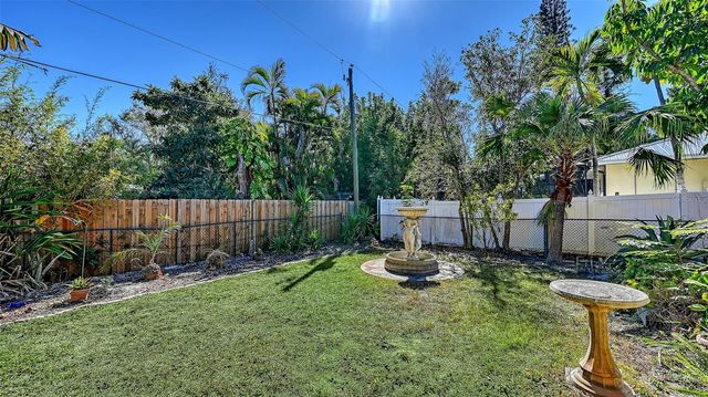 2429 WHIPPOORWILL CIRCLE, Sarasota, FL 34231