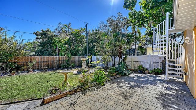 2429 WHIPPOORWILL CIRCLE, Sarasota, FL 34231