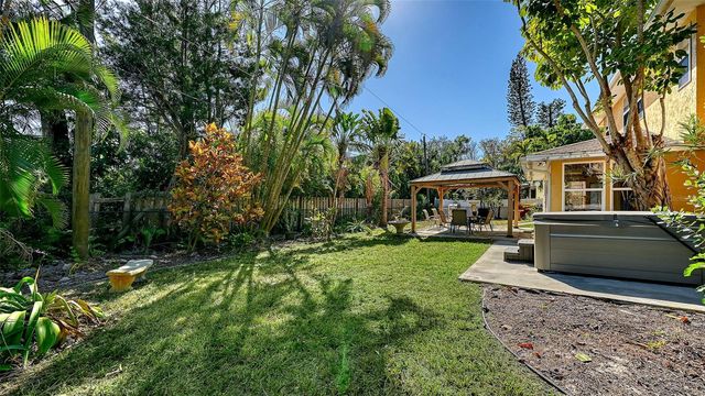 2429 WHIPPOORWILL CIRCLE, Sarasota, FL 34231