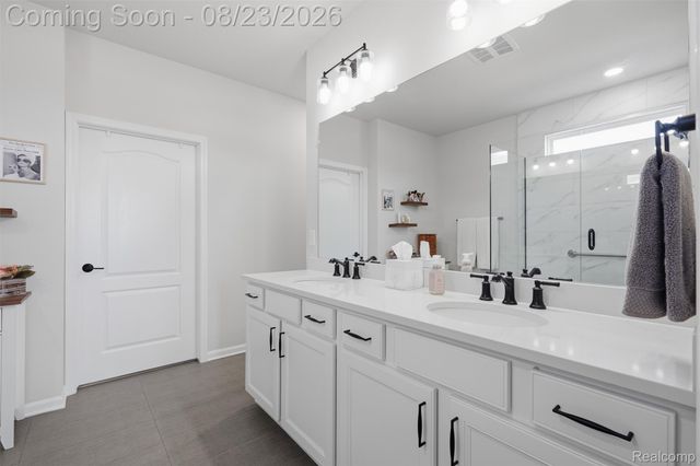 4144 Dogwood Drive, Milford Charter Township, MI 48381