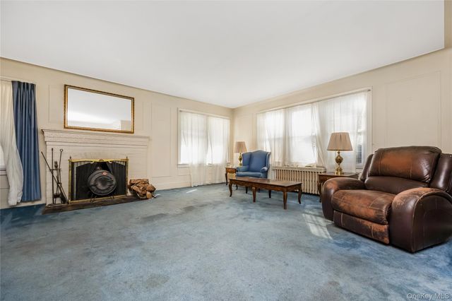 81 Marshall Avenue, Floral Park, NY 11001