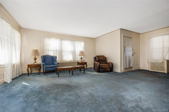 81 Marshall Avenue, Floral Park, NY 11001
