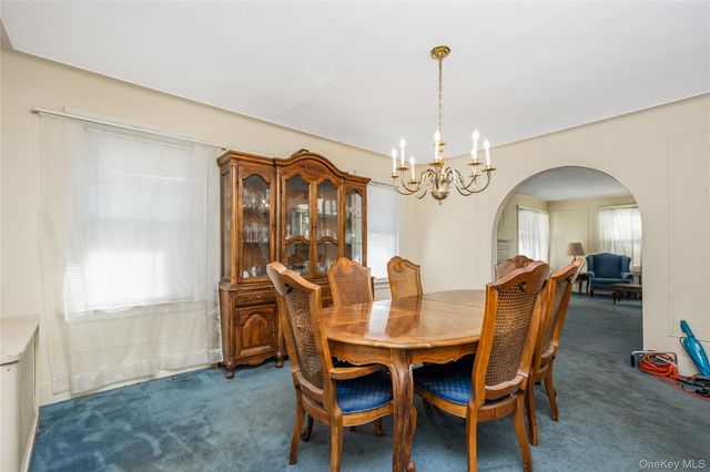 81 Marshall Avenue, Floral Park, NY 11001