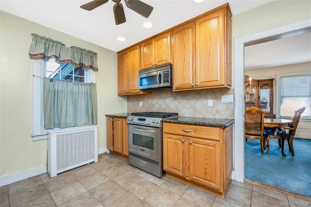 81 Marshall Avenue, Floral Park, NY 11001