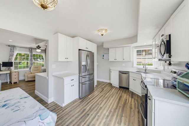 6619 Manchester DRIVE, Greendale, WI 53129