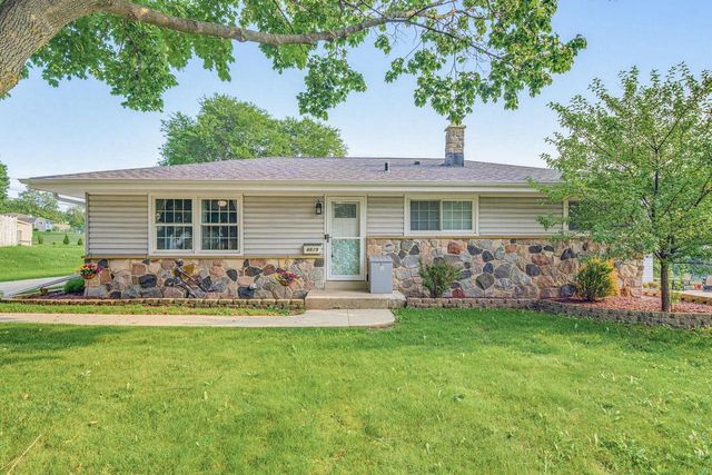 6619 Manchester DRIVE, Greendale, WI 53129