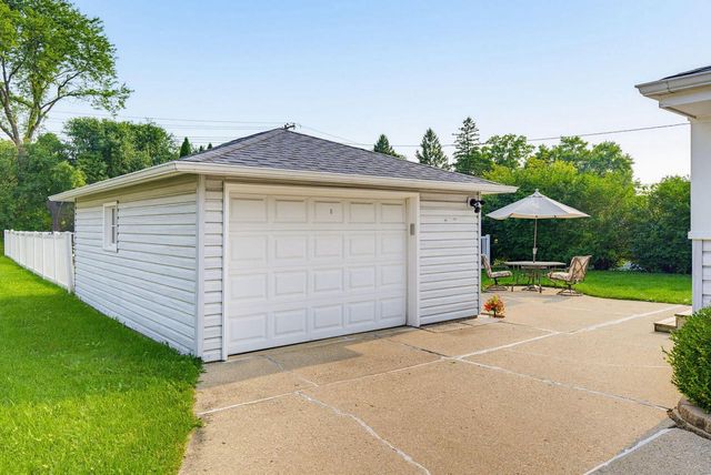 6619 Manchester DRIVE, Greendale, WI 53129
