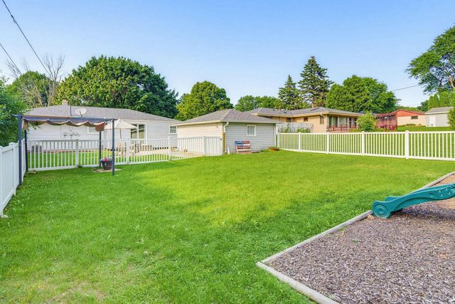 6619 Manchester DRIVE, Greendale, WI 53129